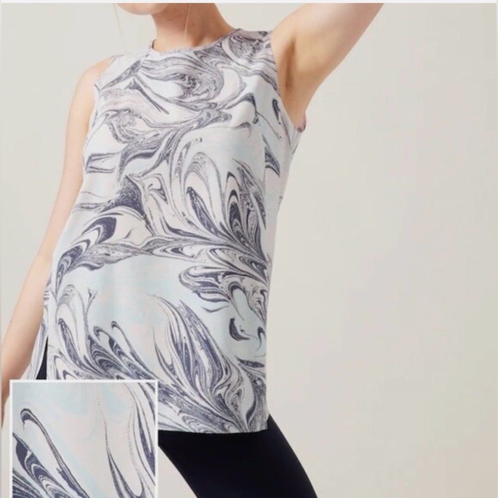 Athleta Refined Zephyr Tank, Pale Blue Marble Effect Size XS Excellent Condition
